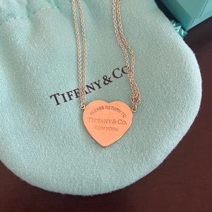 BRAND NEW Tiffany & Co - Please Return to Tiffany & Co rose gold heart necklace